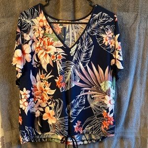 Lavish Size Large blouse